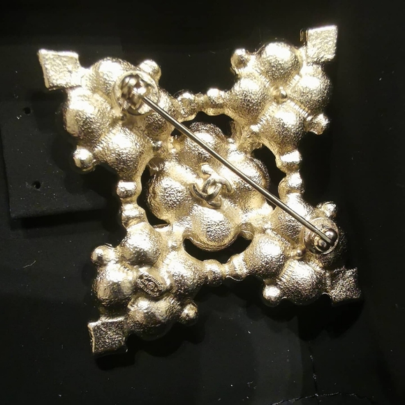 💯 Chanel brooch - Picture 3 of 3